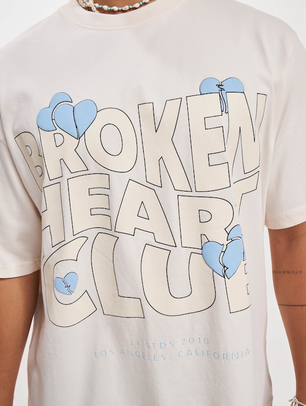 2Y Studios Broken Heart Club Oversize  T-Shirt-3