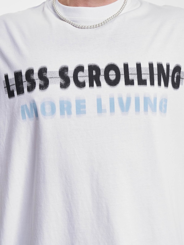 2Y Less Scrolling Oversize Tee-3