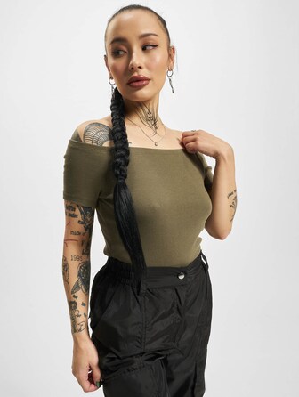 Off Shoulder Rib