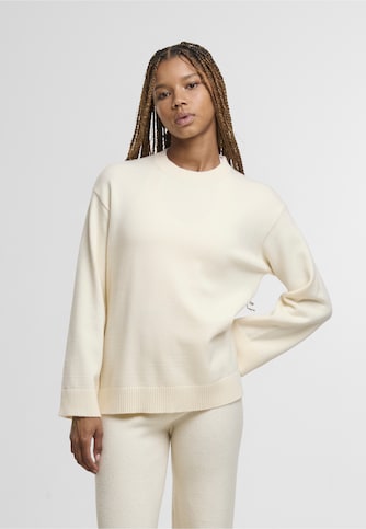 Soft touch knit roundneck