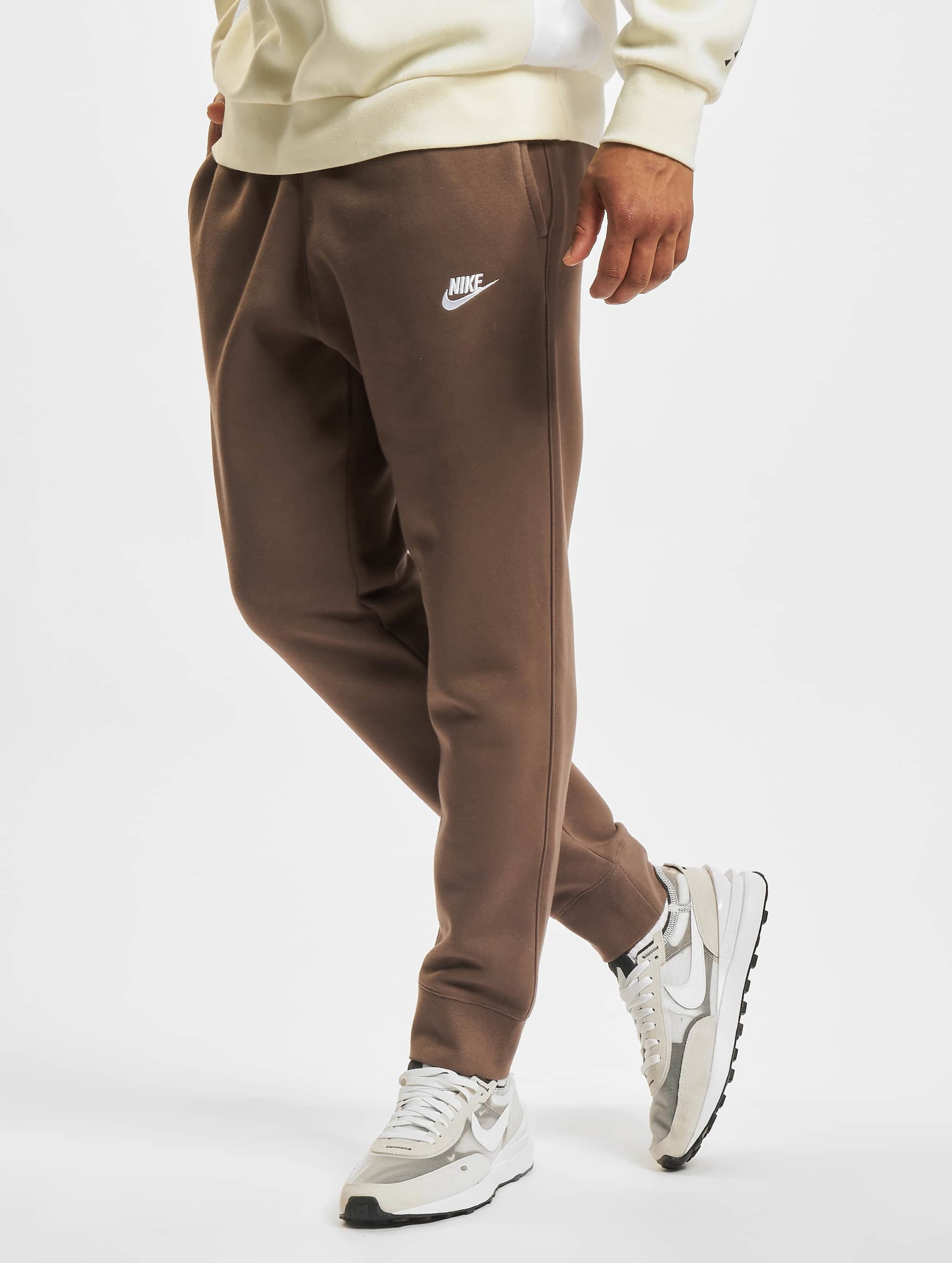 Nike Club Jogger Bb Sweat Pants Mannen op kleur bruin, Maat M