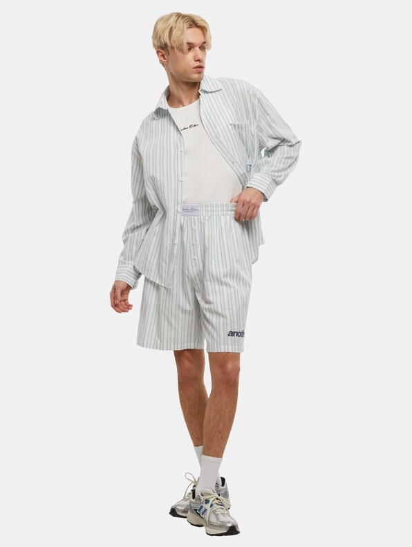 Oversized Striped Short Pants-3