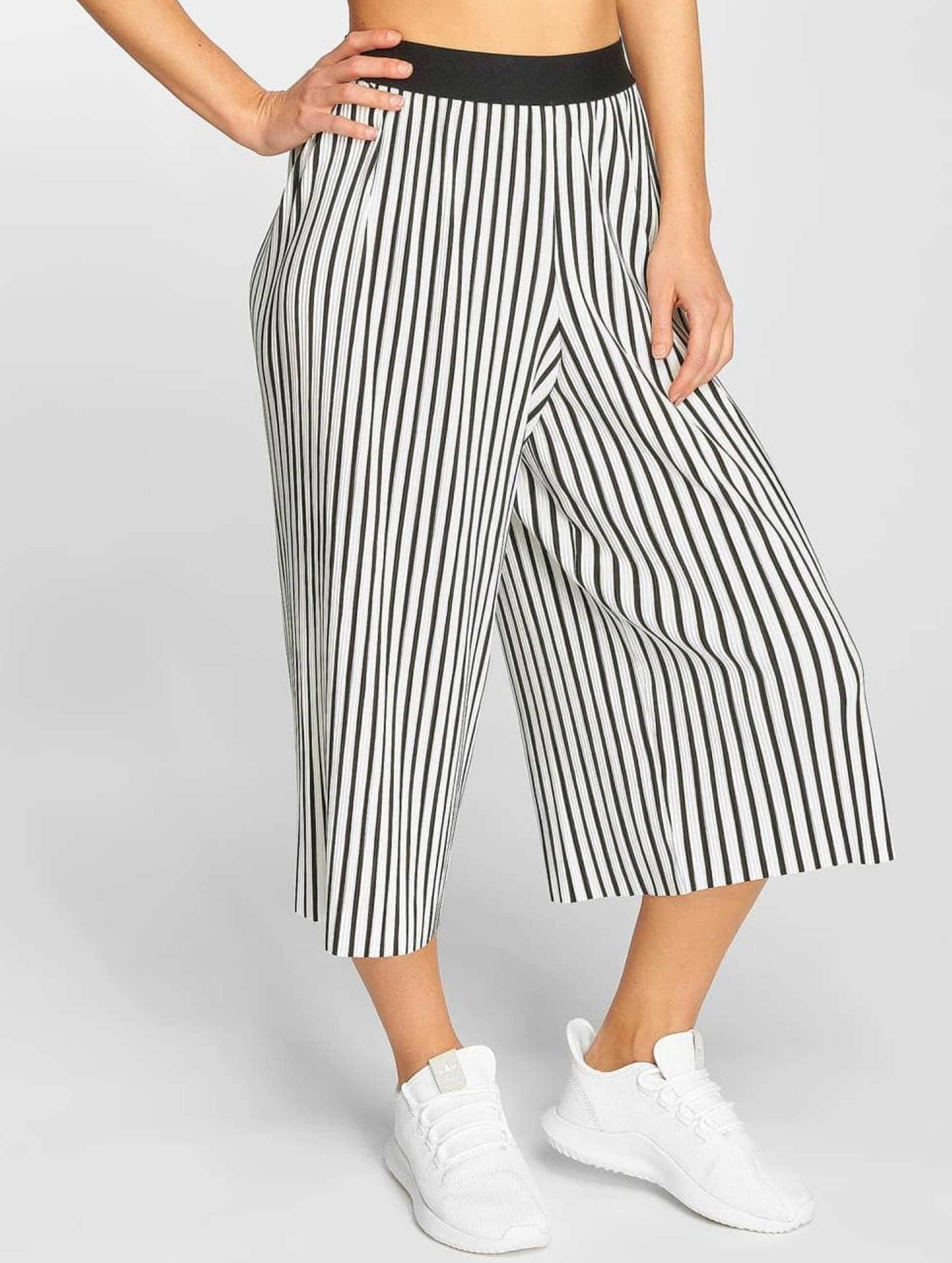 Plus Size Checked Panel Buckle Pleated Culotte Pants [52% OFF] | Rosegal