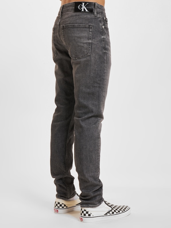 Slim Tapered Fit-1