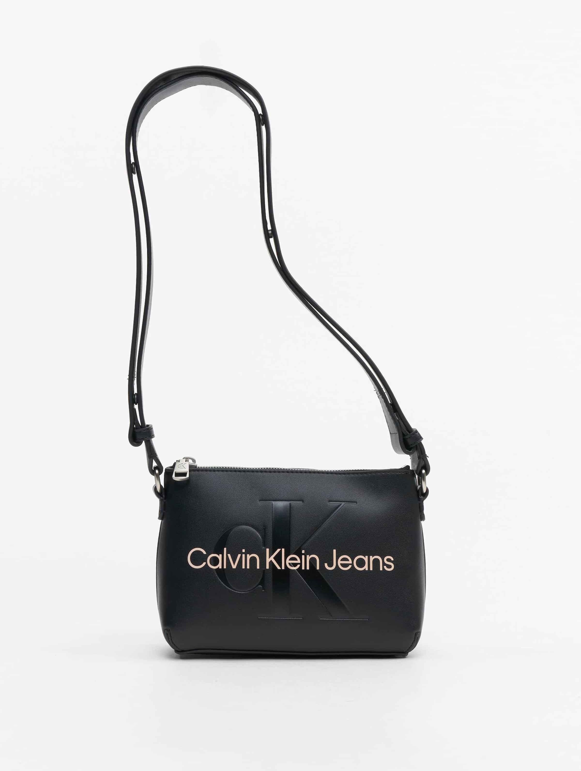 Calvin klein jeans store sculpted camera bag