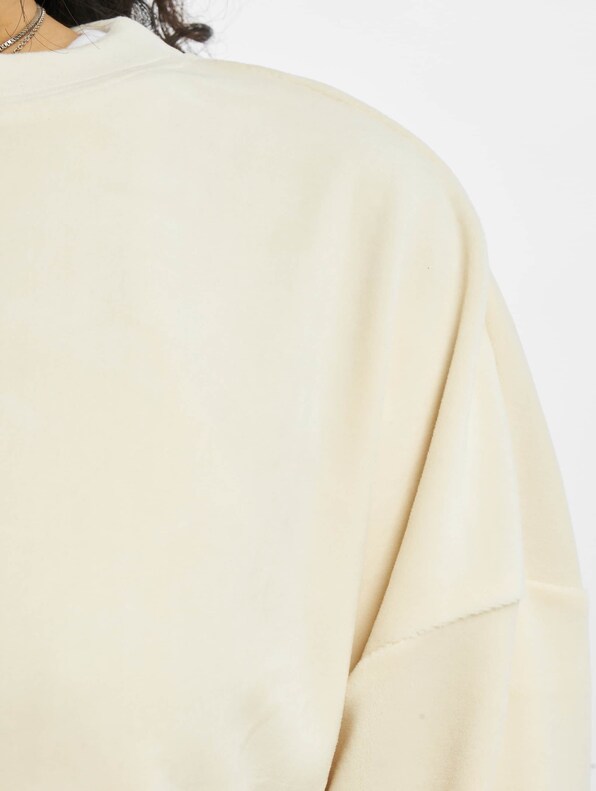 Oversized Velvet -3