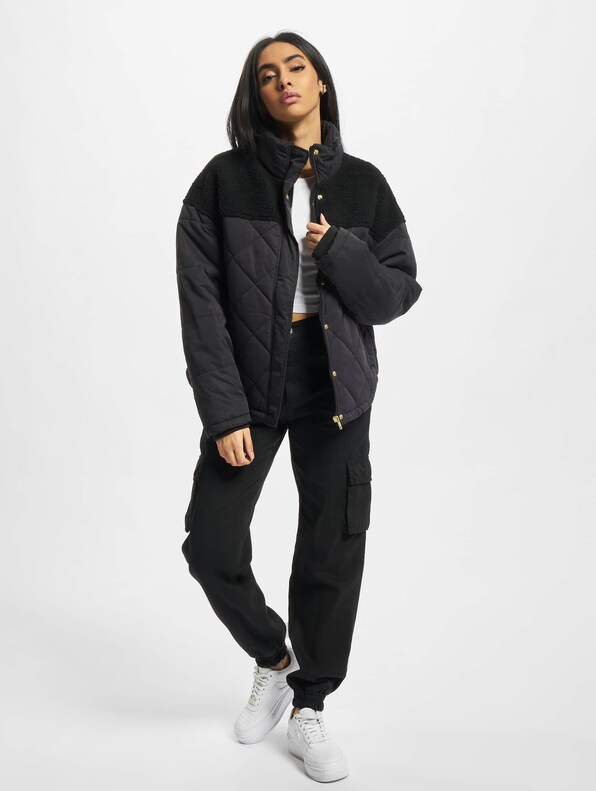 Ladies Oversized Diamond Quilt-5