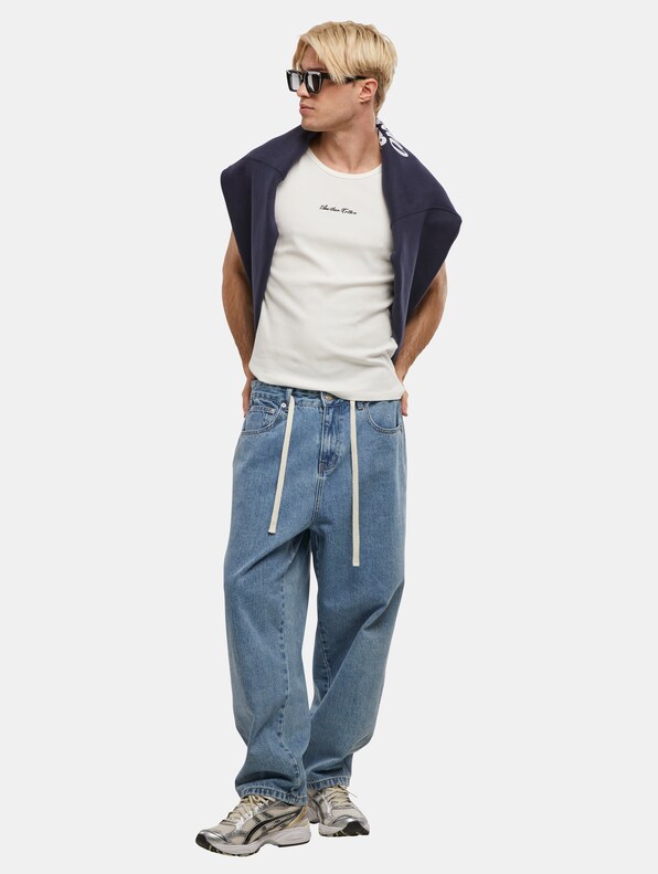 Loose Fit Jeans-3