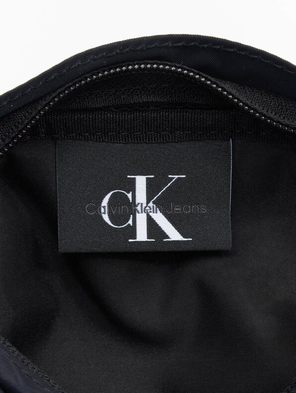 Calvin Klein Jeans Sport Essentials Camera Bag-10