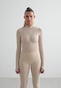 beige_143535