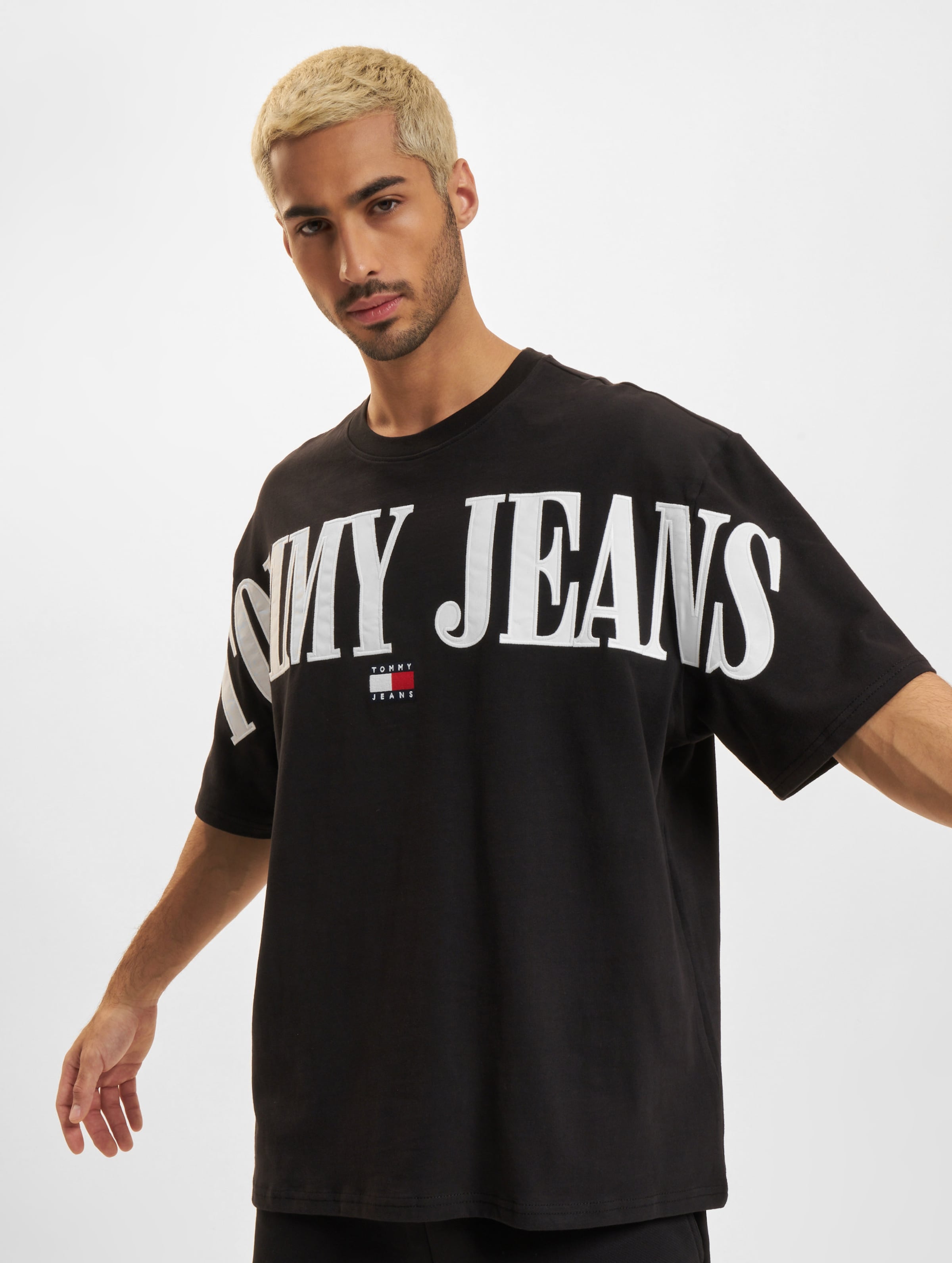 Tommy Hilfiger Jeans Oversized Badge T-Shirt Mannen op kleur zwart, Maat S