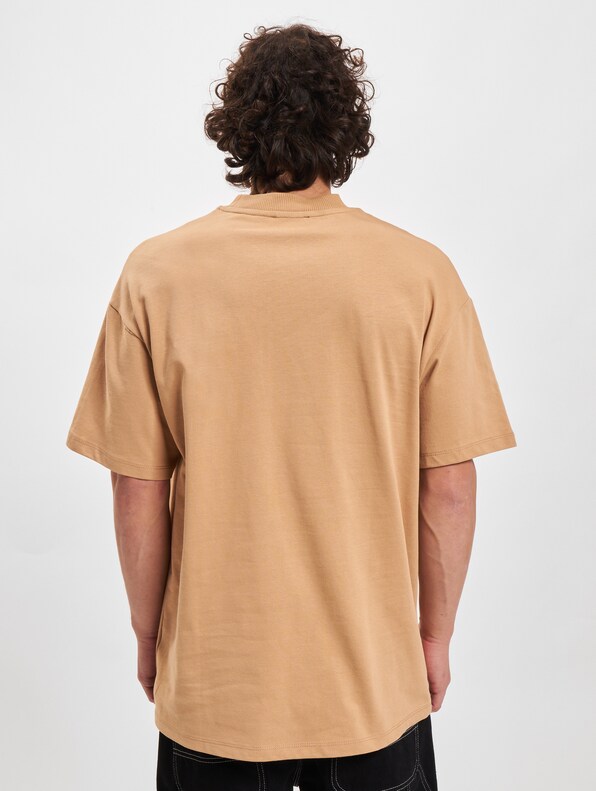 Akam Summer Branding -1