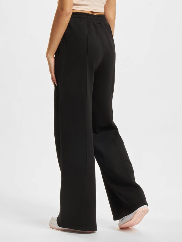 Ladies Straight Pin Tuck-1