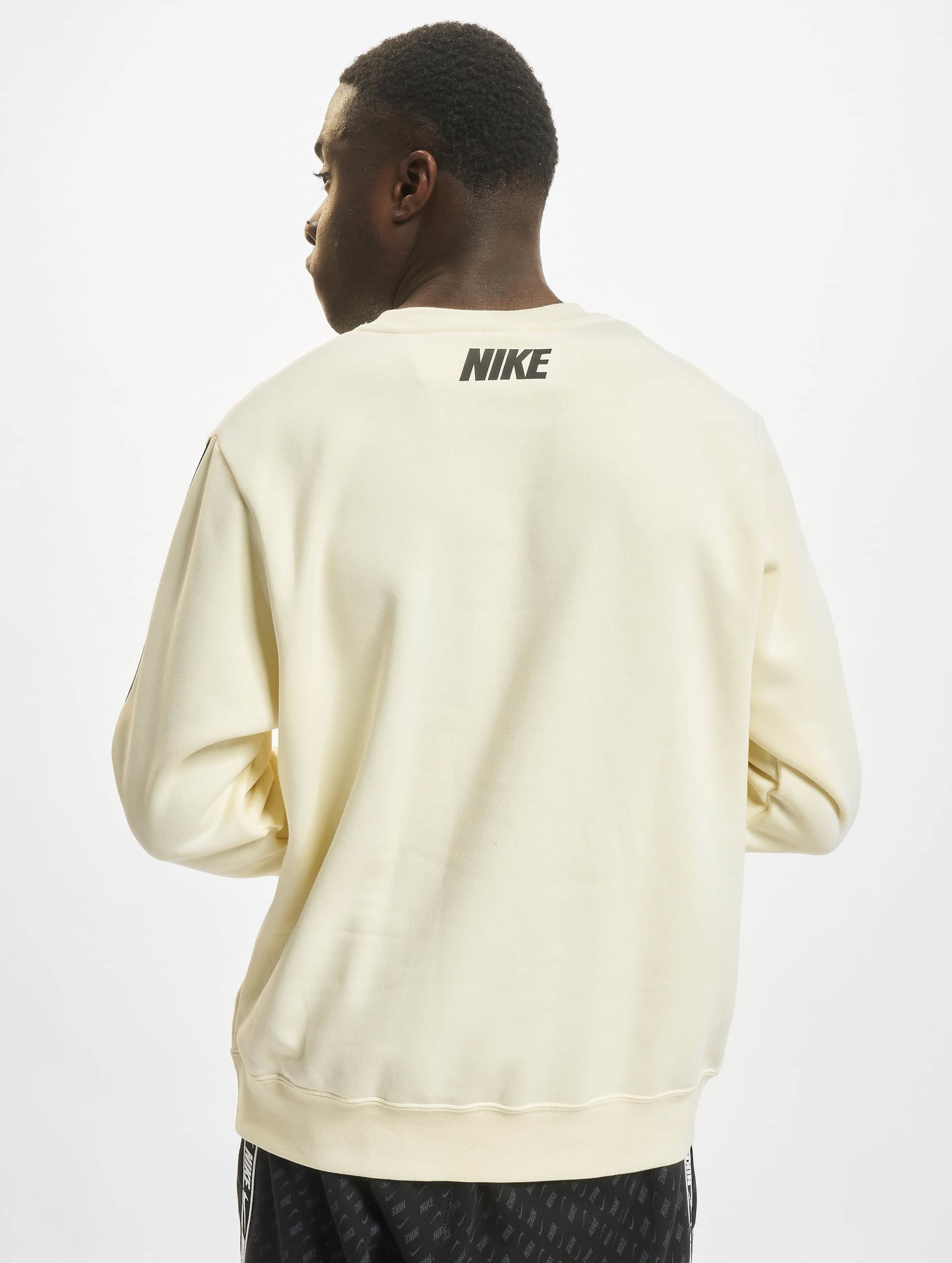 Nike repeat fleece online crewneck sweatshirt