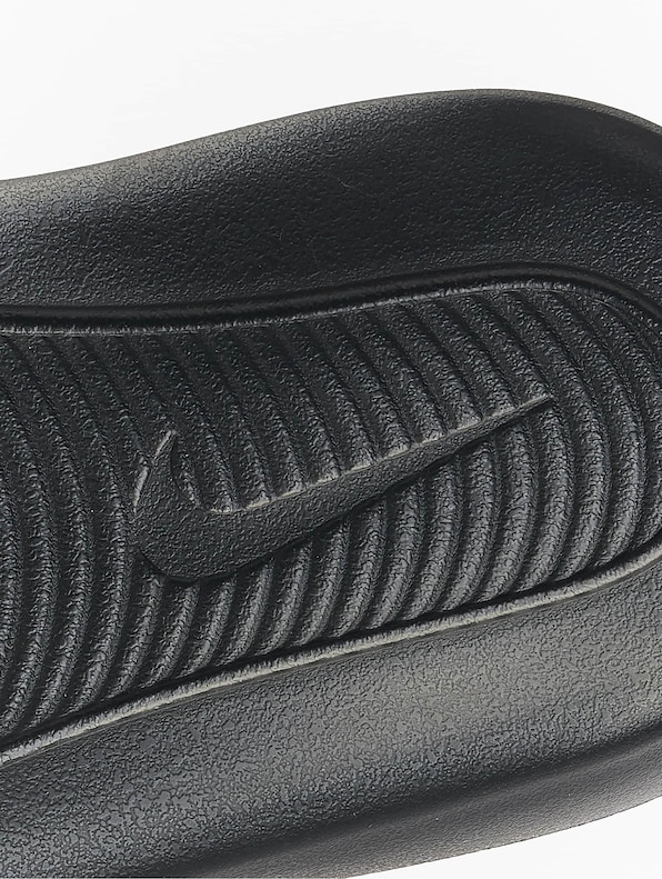 Nike Victori One Slide Print Sneakers-3