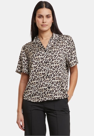 Ladies Leo Resort