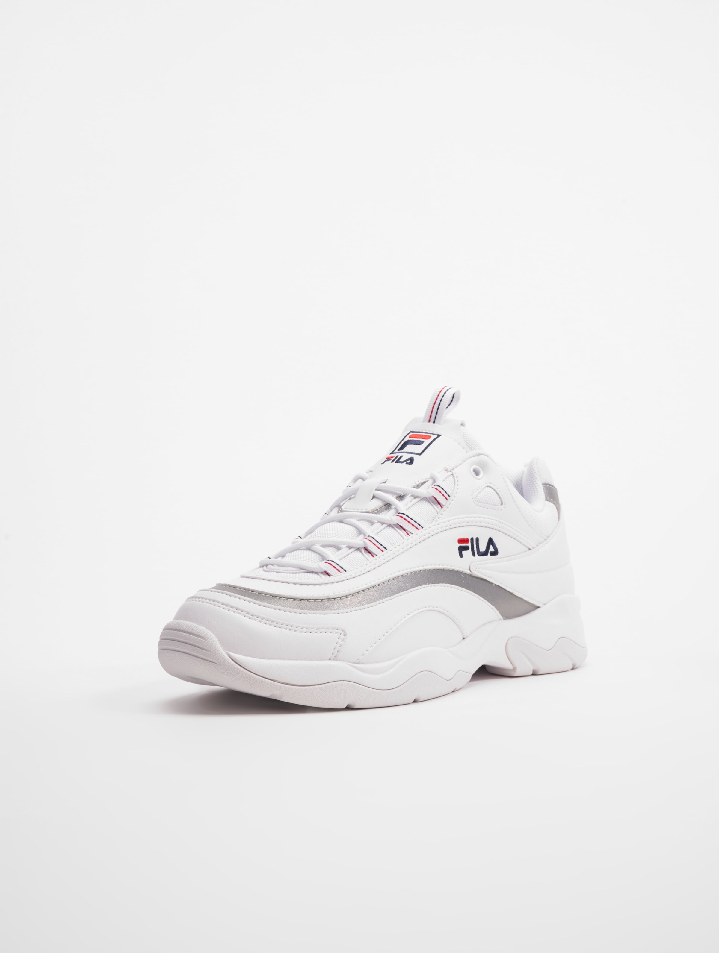 Fila ray low on feet online