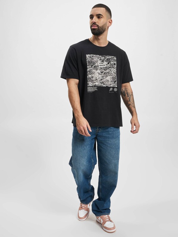 Levi's® Relaxed Fit  T-Shirt-4