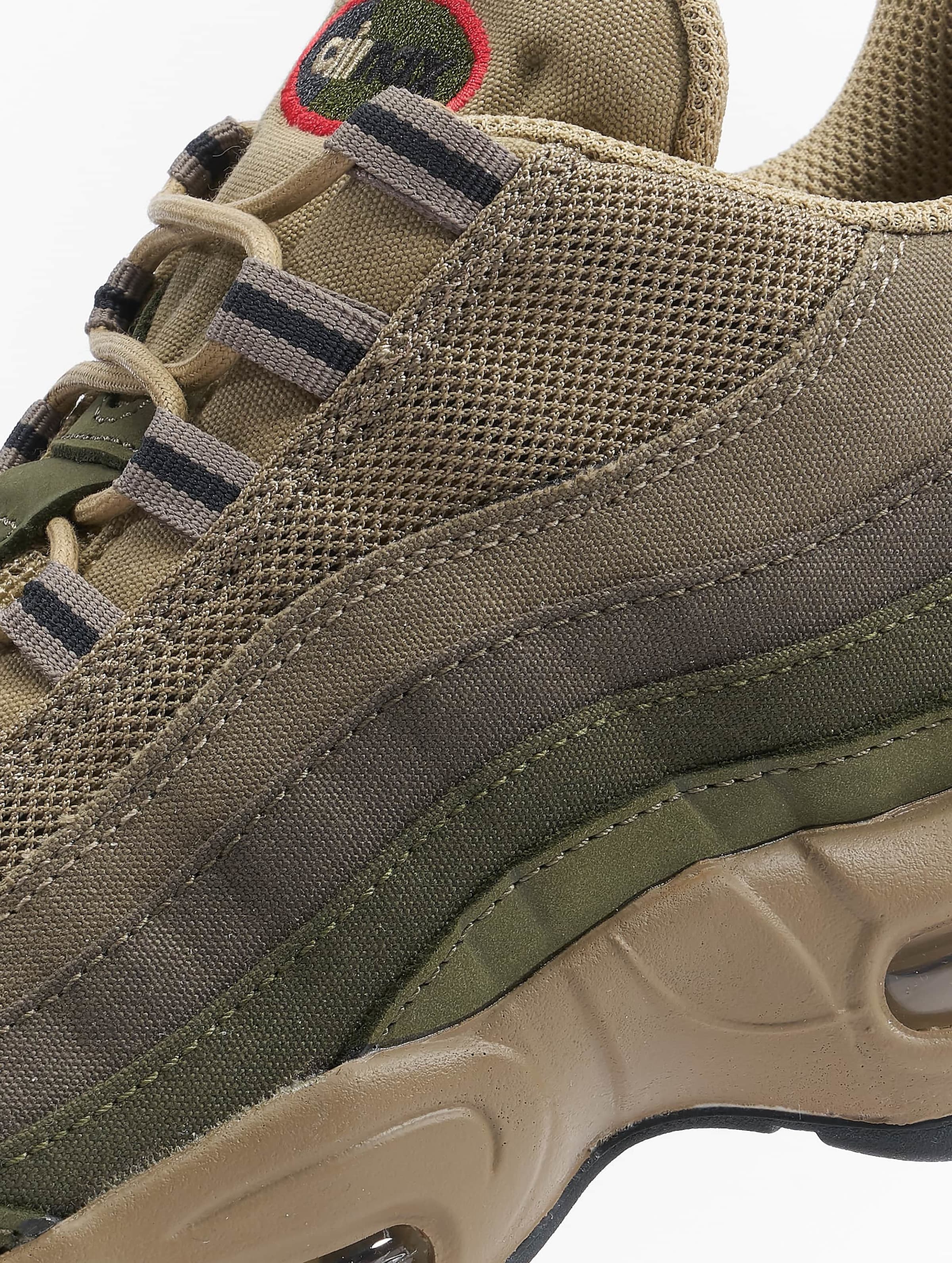 Nike air max 95 hotsell essential olive