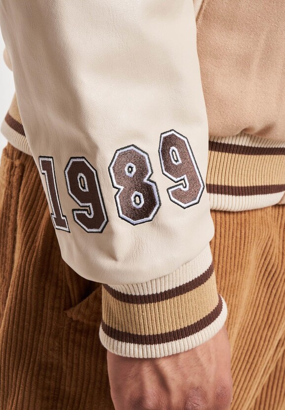 Retro Patch Hooded Block -9