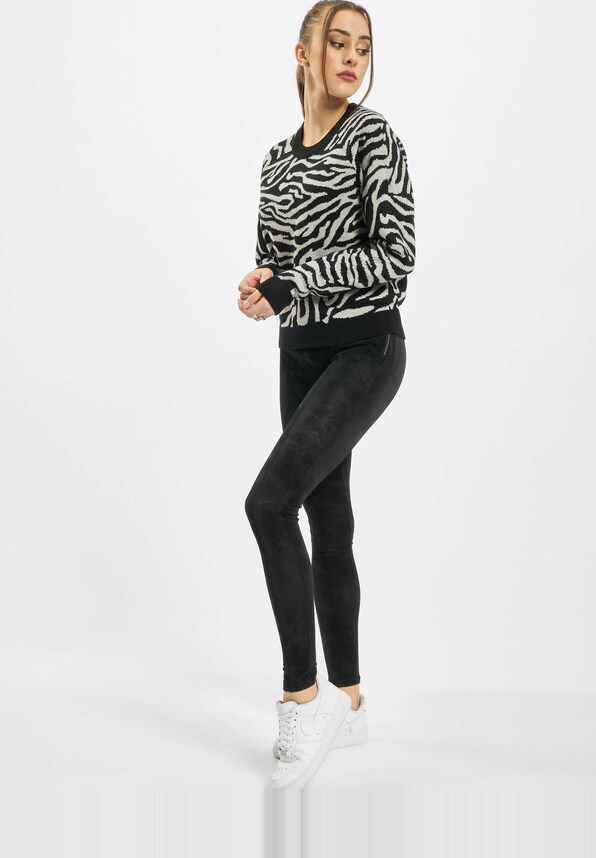 Ladies Short Tiger-2