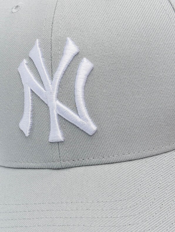 MLB New York Yankees -3