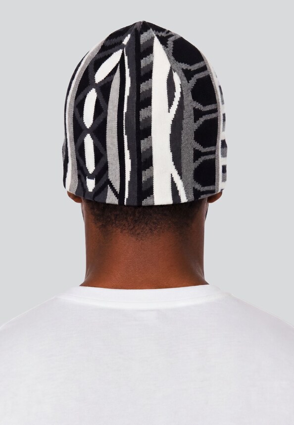Flat Knit Skull-1