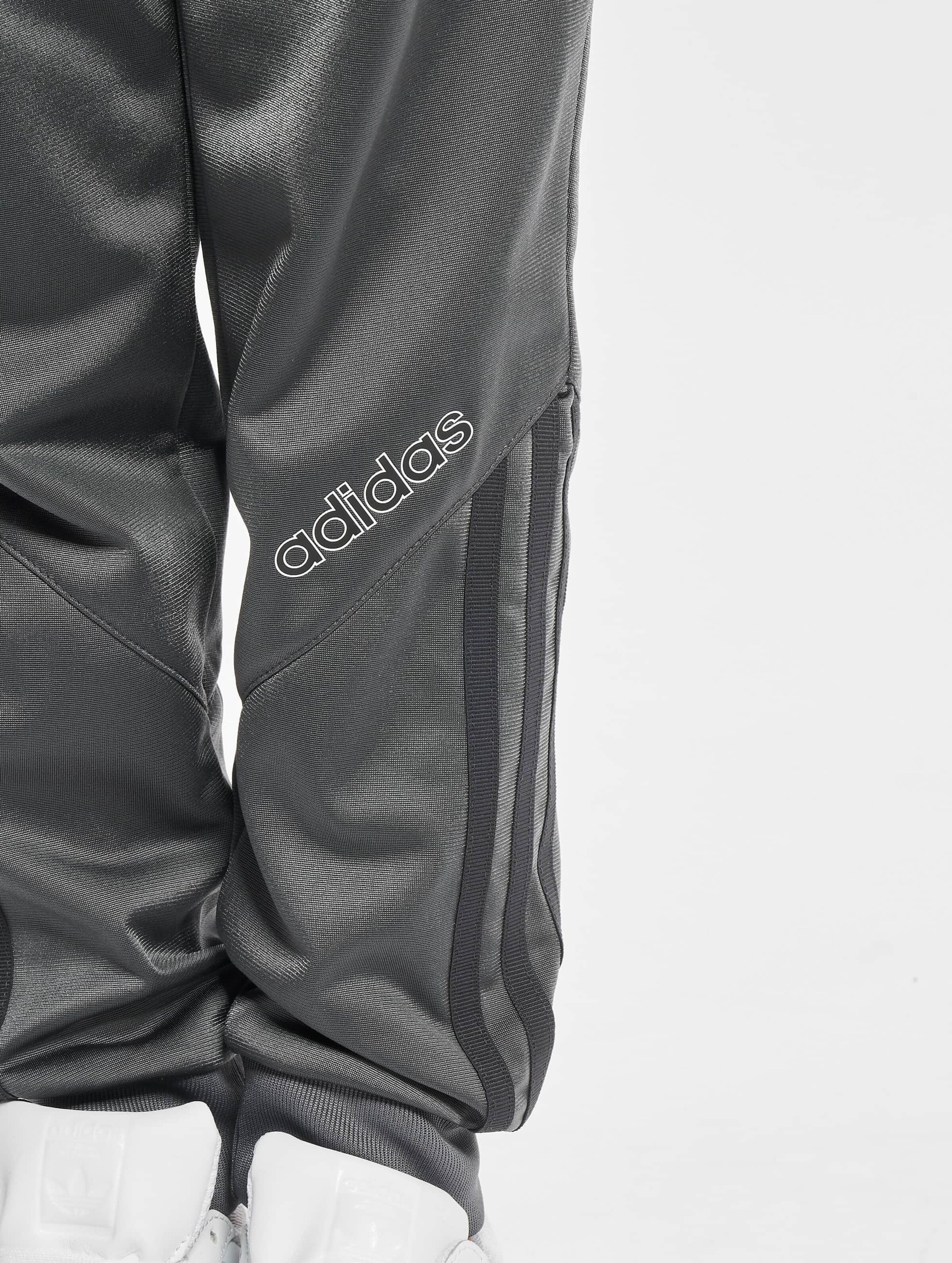 Adidas strun 2025 track pants