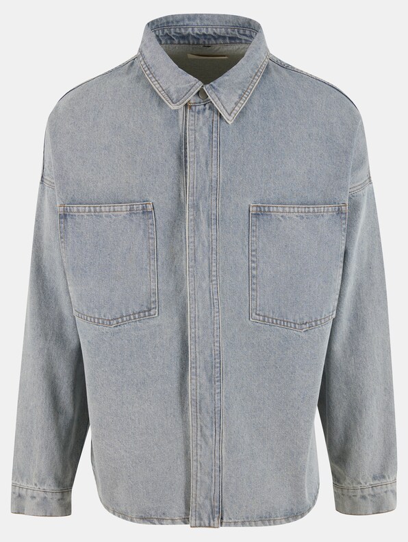 Oversized Jeans Over Shirt-4