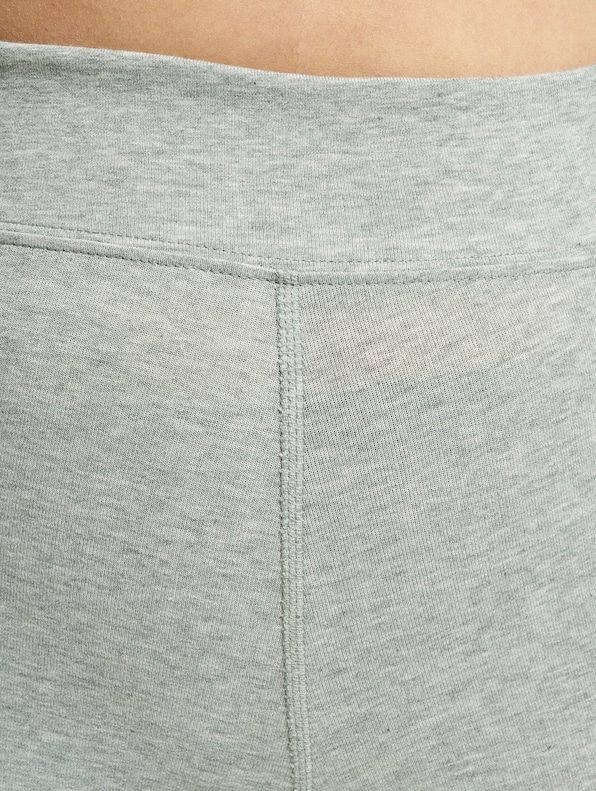 Sportswear Essential GX HR-3