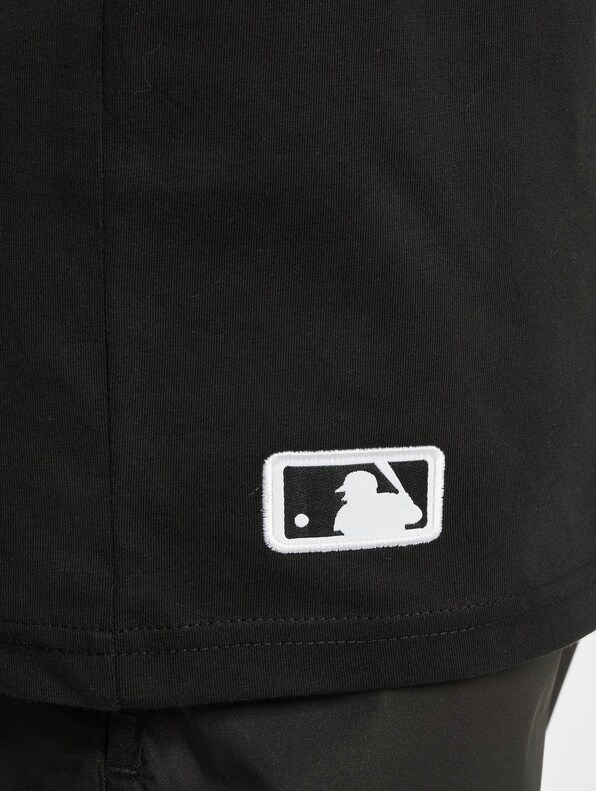 MLB NY Yankees Sleeve Taping-5