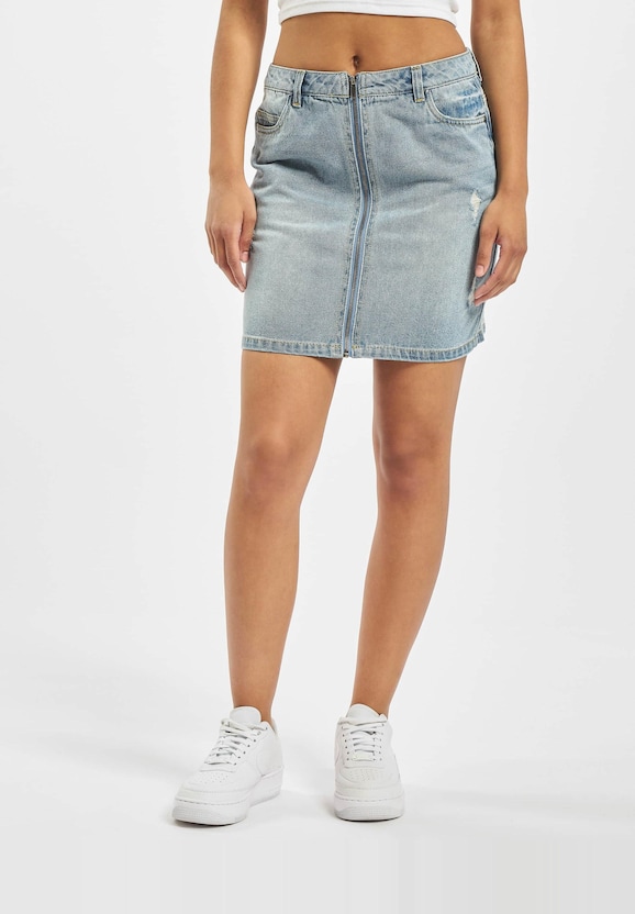 nmAyla Nw Short Zip-5