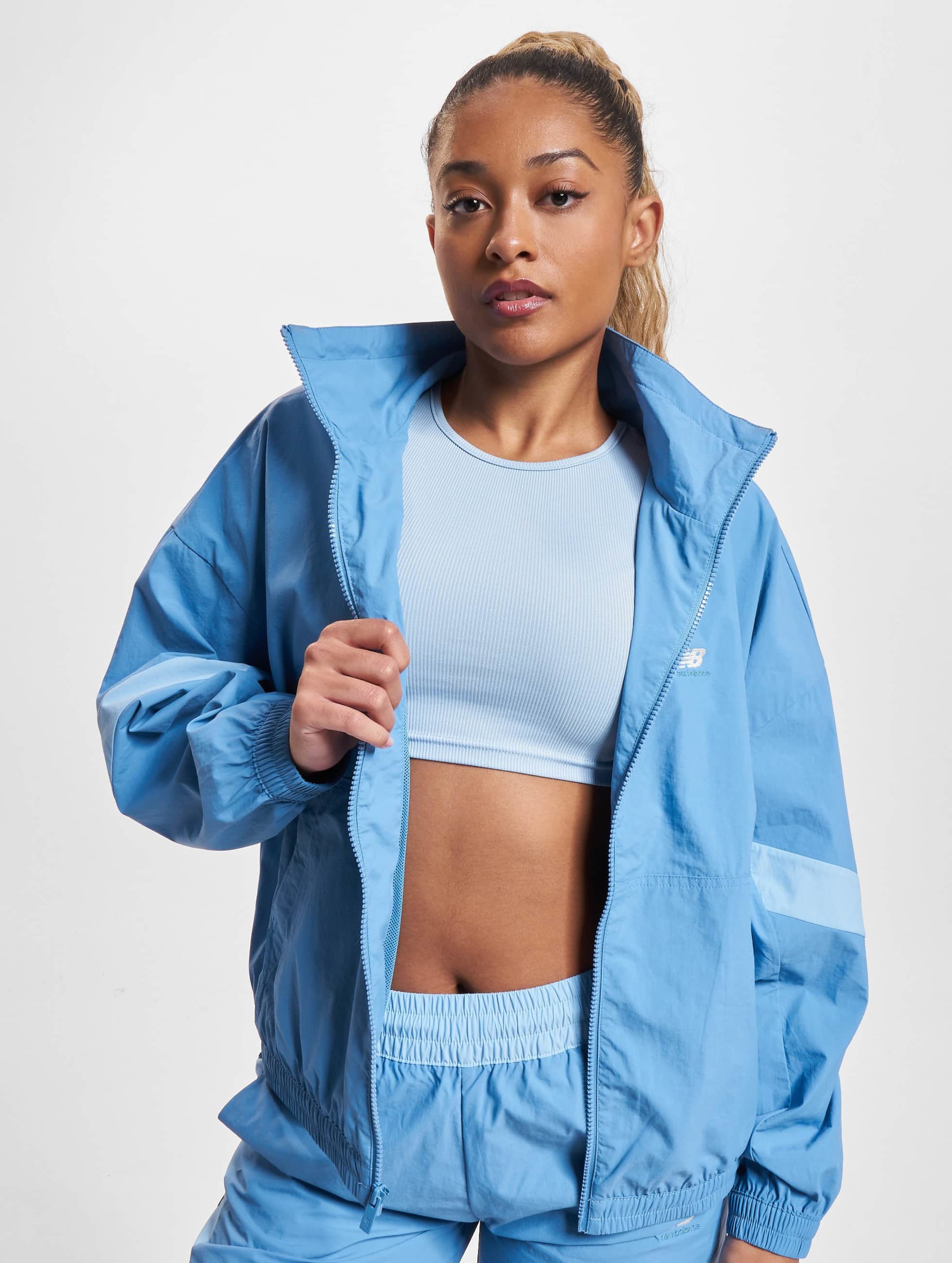 Nike hotsell windbreaker clear