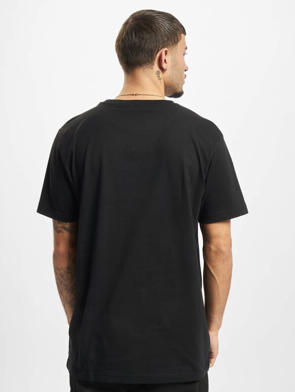 Space Jam Big Bugs Playing-1