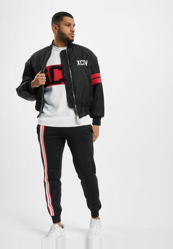 Bomber -8
