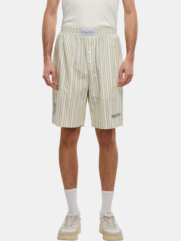 Oversized Striped Short Pants-2