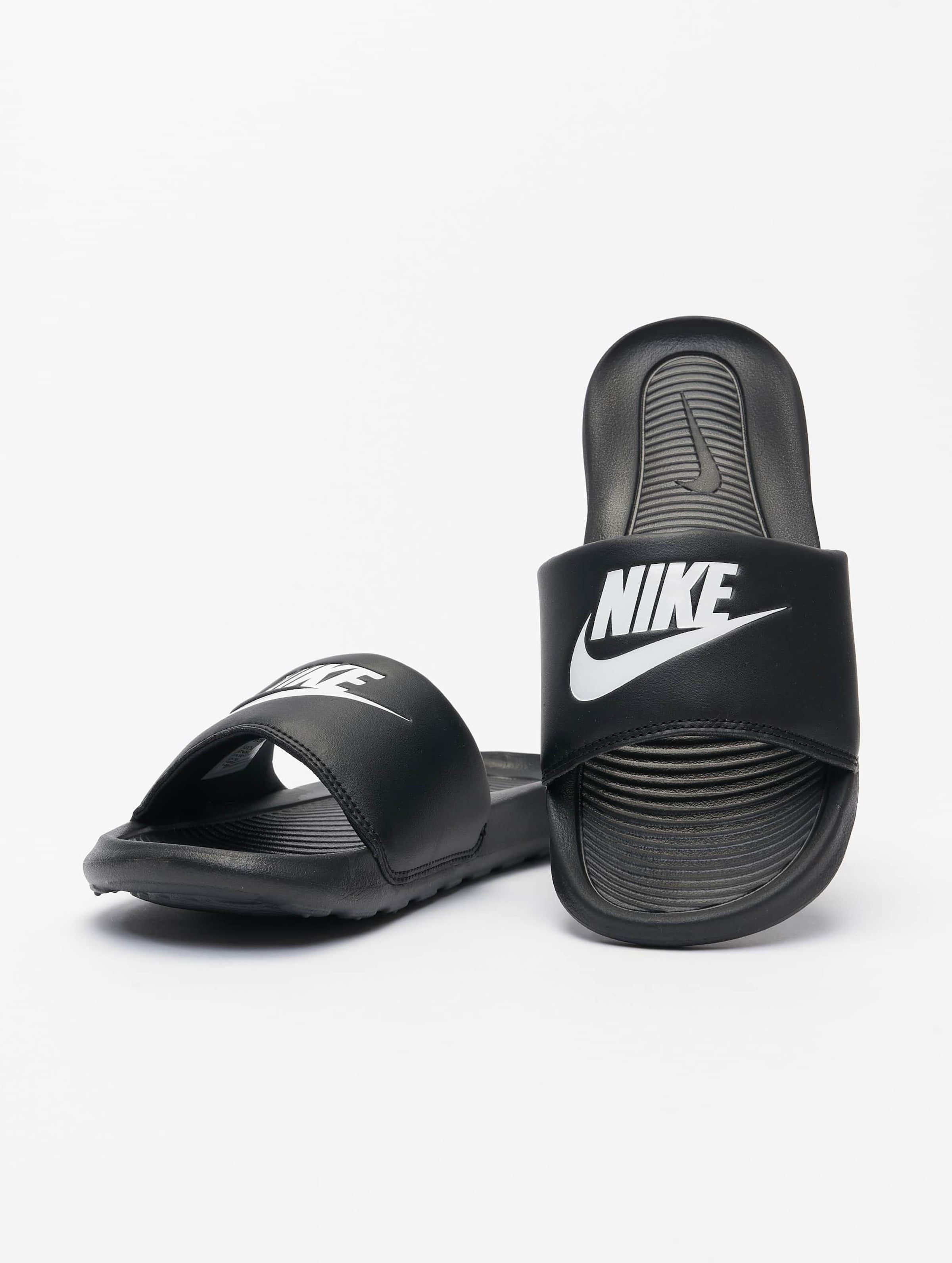 Shoe Carnival: Nike slides for only $19.98?! | Milled