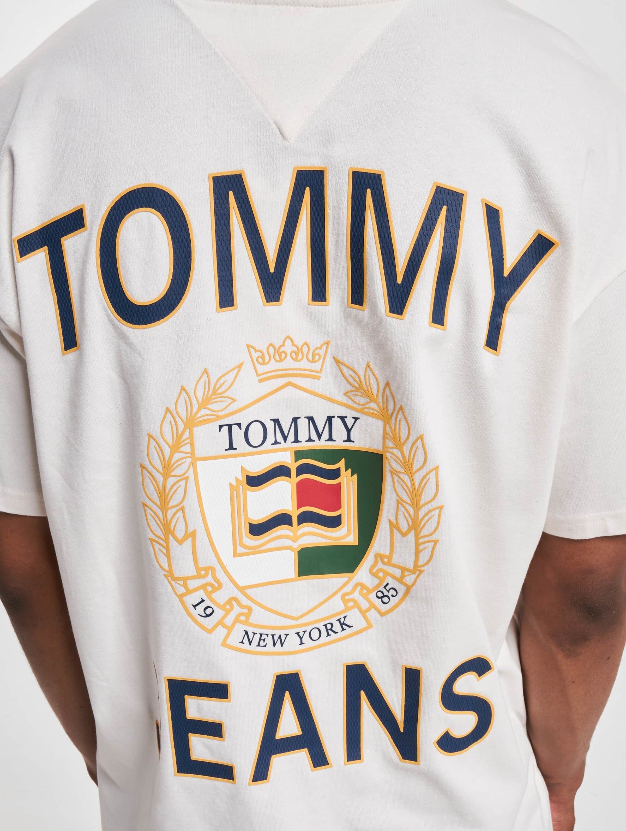 Tommy jean logo hot sale