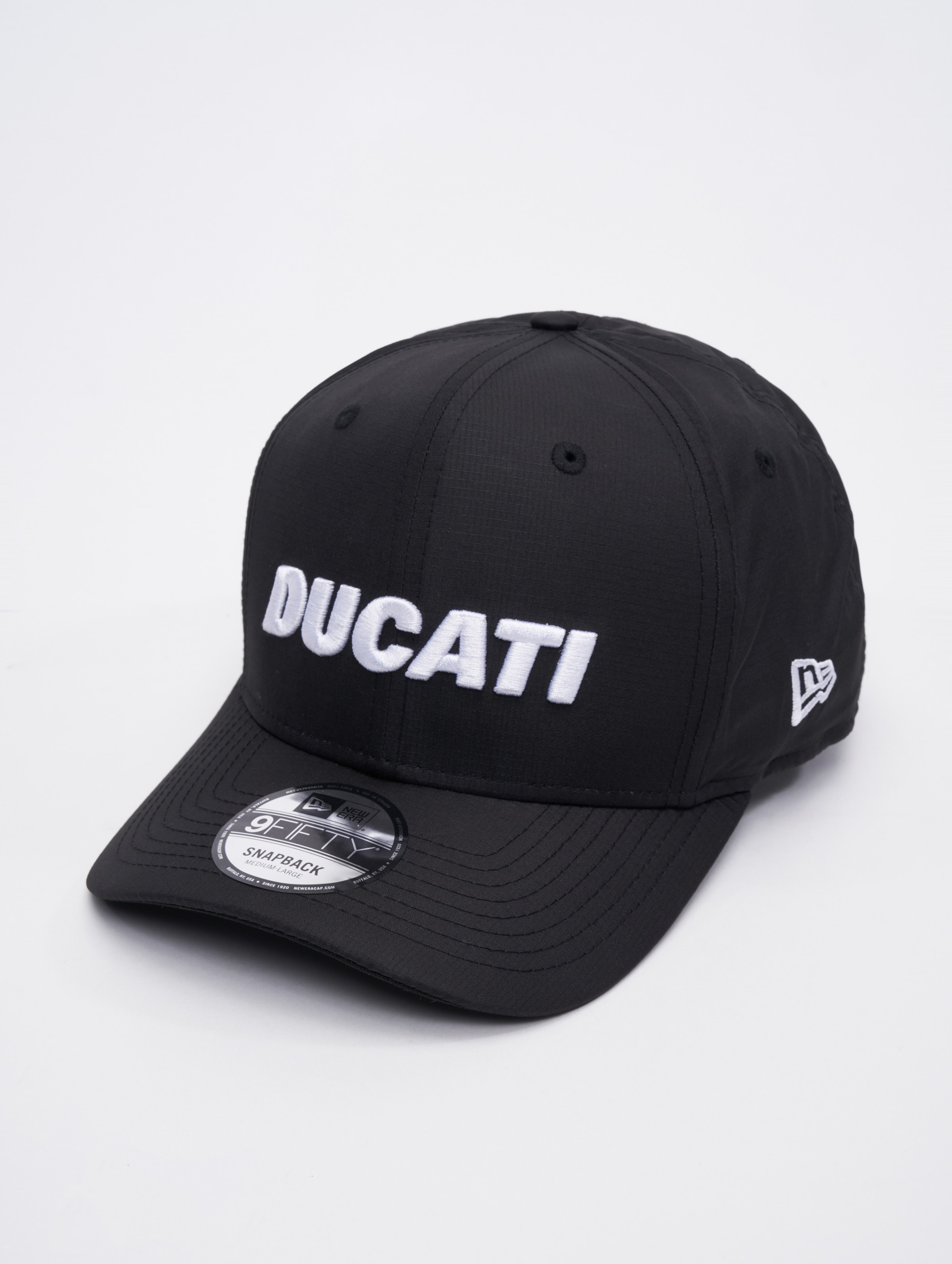 New Era Ducati Motor Logo Ripstop Pre Curve 9FIFTY Snapback Cap Mannen op kleur zwart, Maat SM