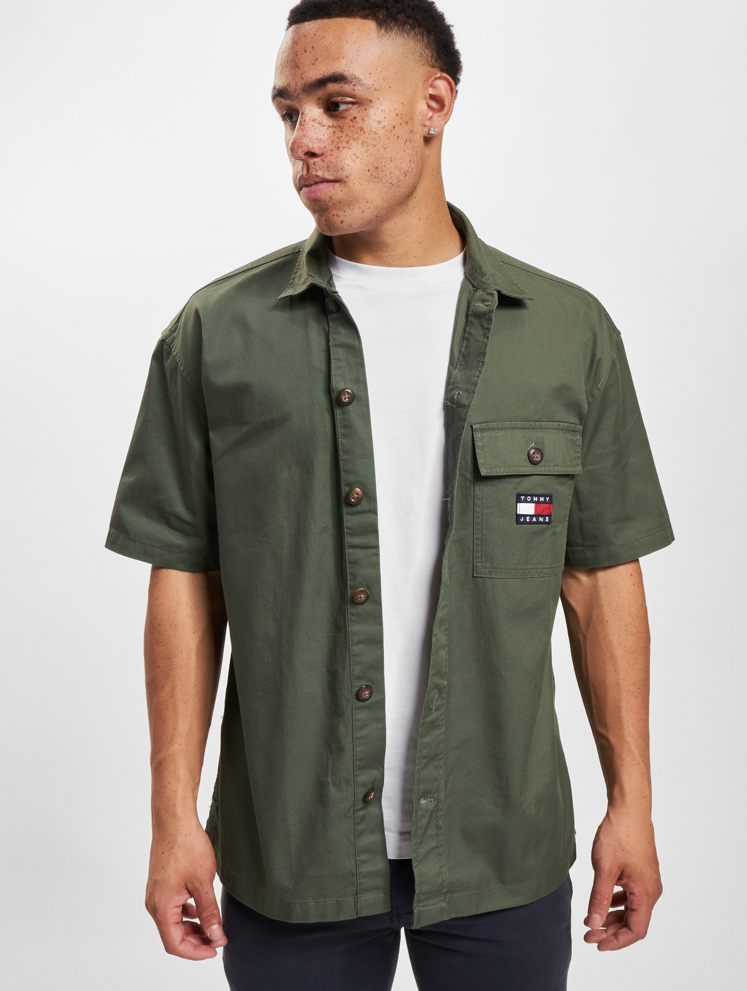 Tommy Jeans Classic Solid Overshirt Kurzarmhemd Mannen op kleur groen, Maat L