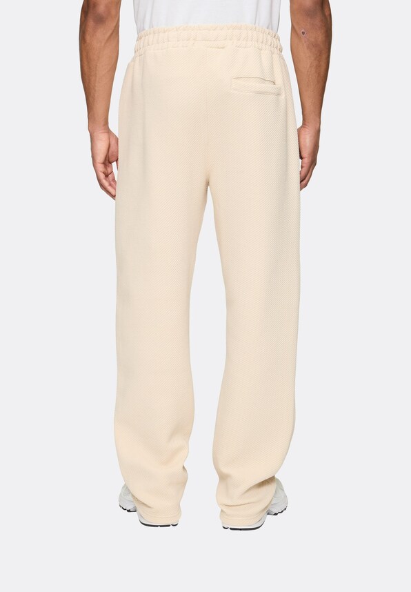 Jawed Wide Structured-1