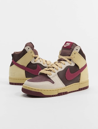Nike Dunk High 1985 Valentine's Day (2023) Sneakers