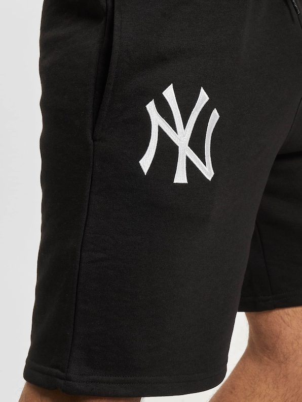League Essentials New York Yankees-5