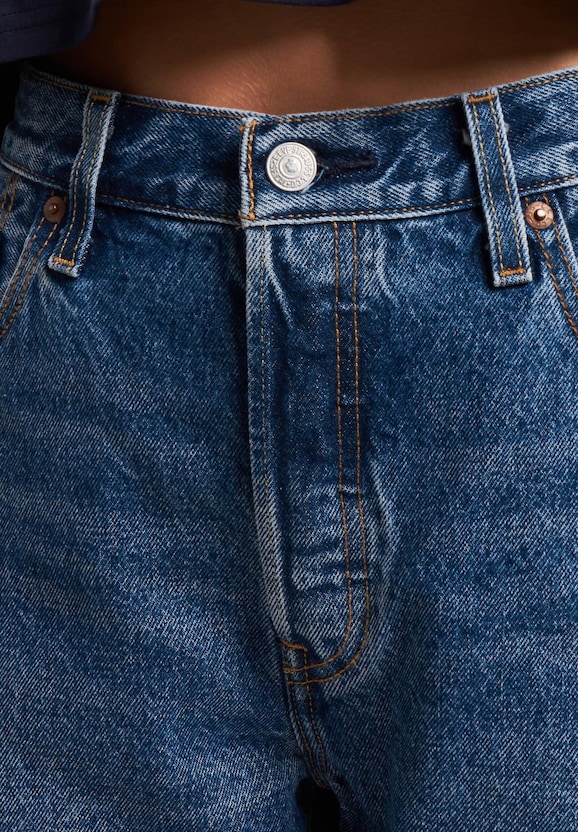 Levi's® 501 90s Straight Fit Jeans-3