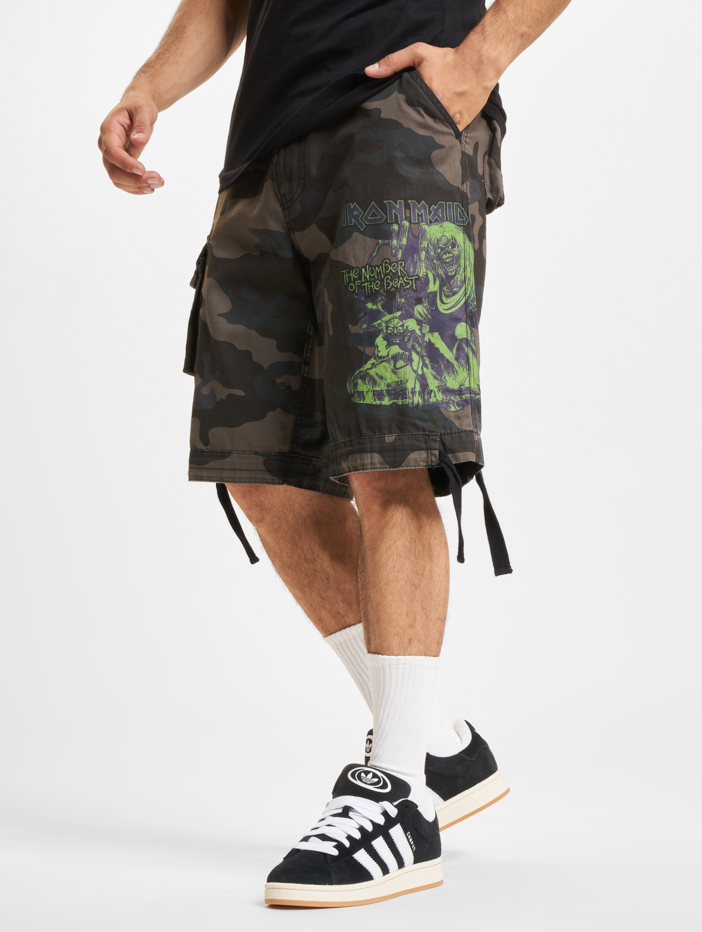 Brandit Iron Maiden Savage The Number of Beast Shorts op kleur camouflage, Maat 4XL