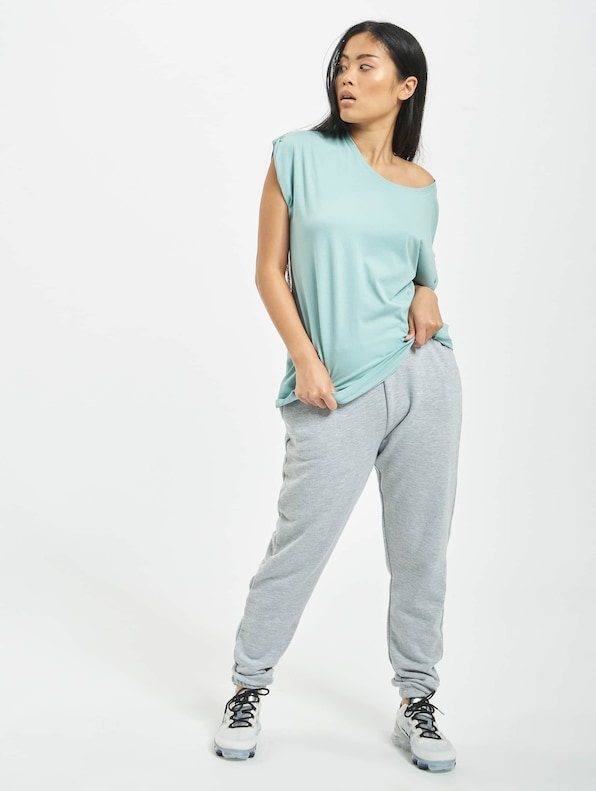 Extended Shoulder-3