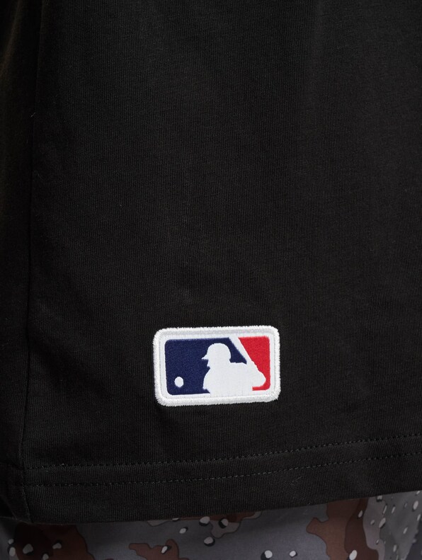 Men's League Essentials Chicago White Sox Oversized T-Shirt