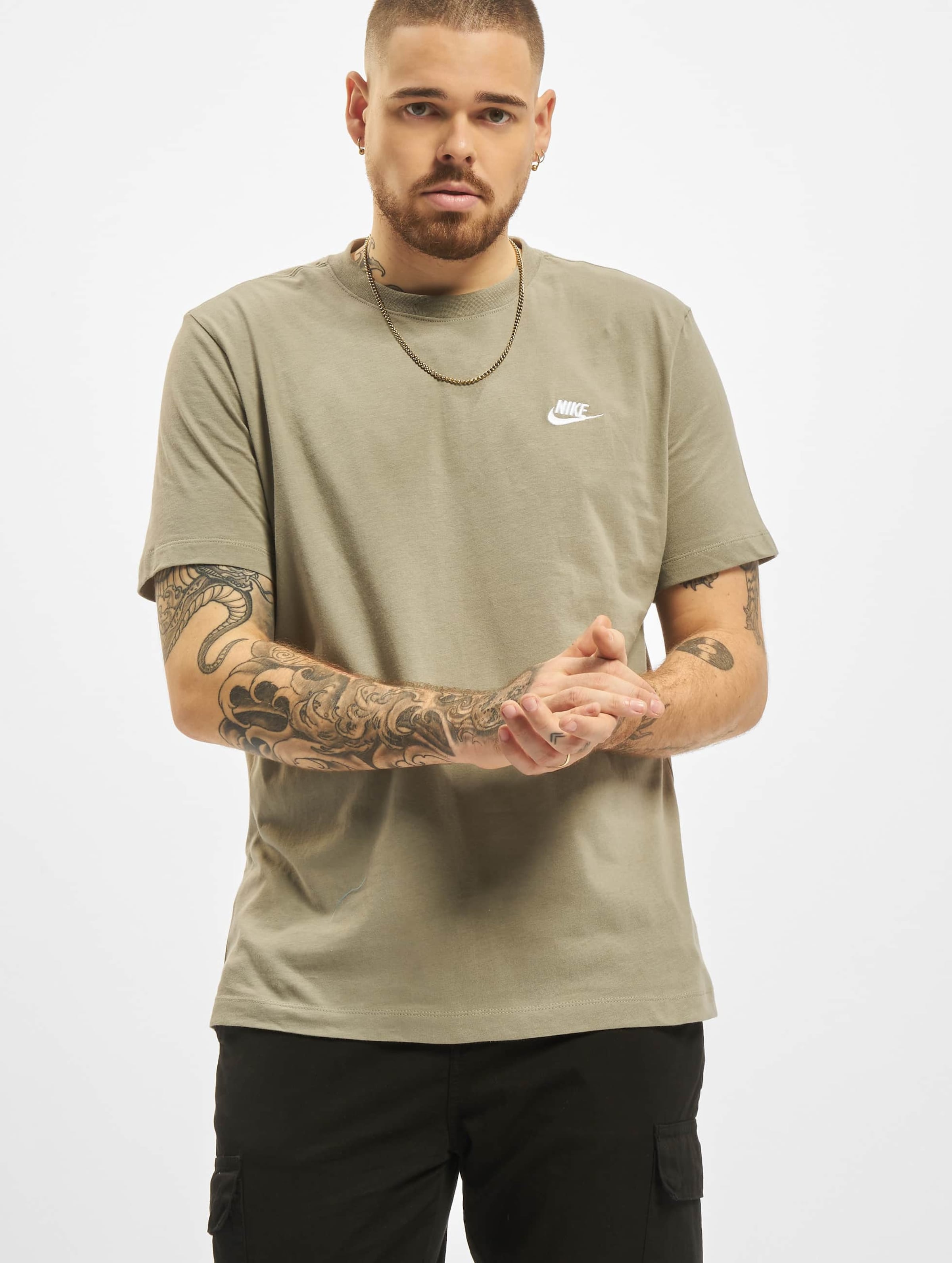 Nike Club T-Shirt Mannen op kleur kaki, Maat S