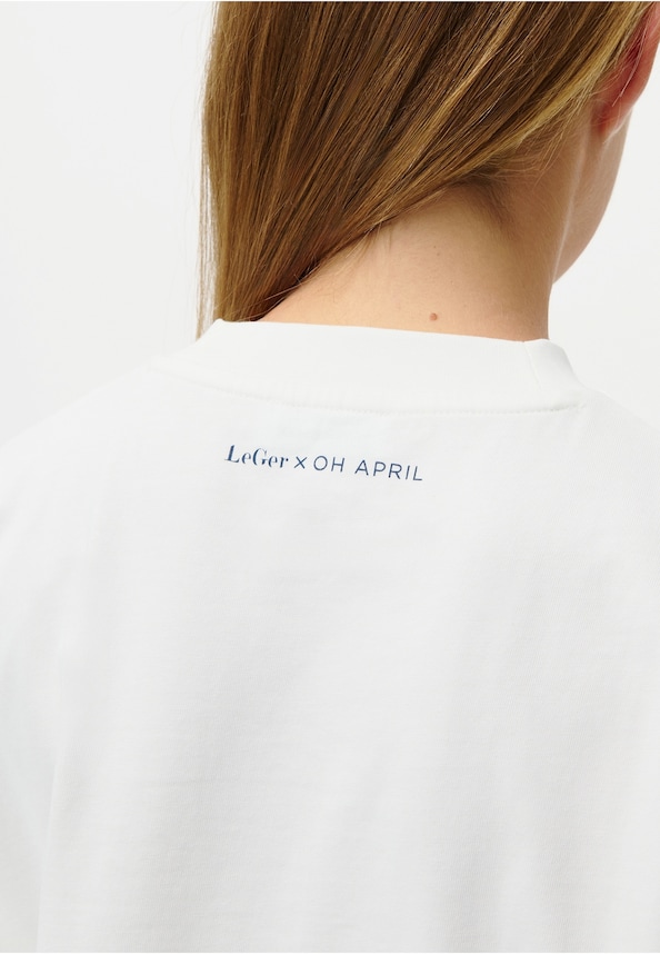 Amara T-Shirt Stronger-2