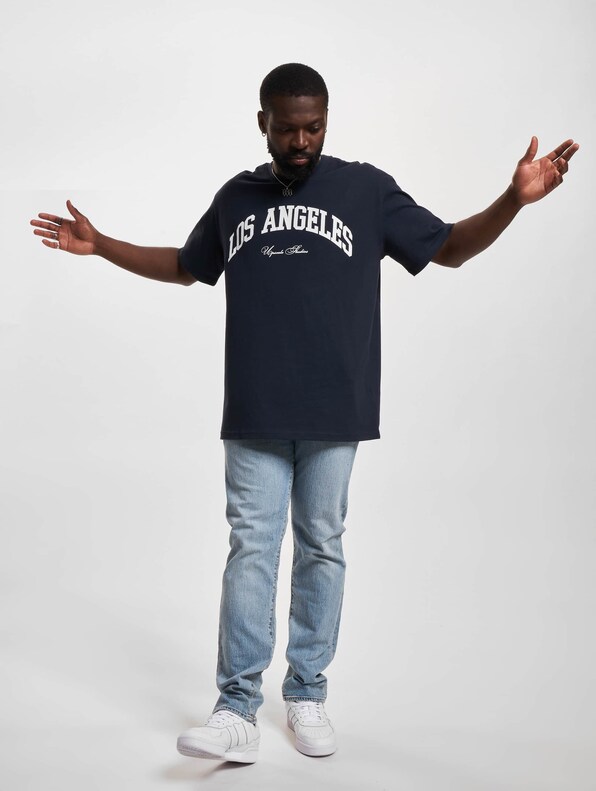 Mister Tee Upscale L.A. College Oversize T-Shirt-3